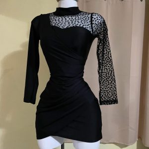 Vestido ajustado lunares